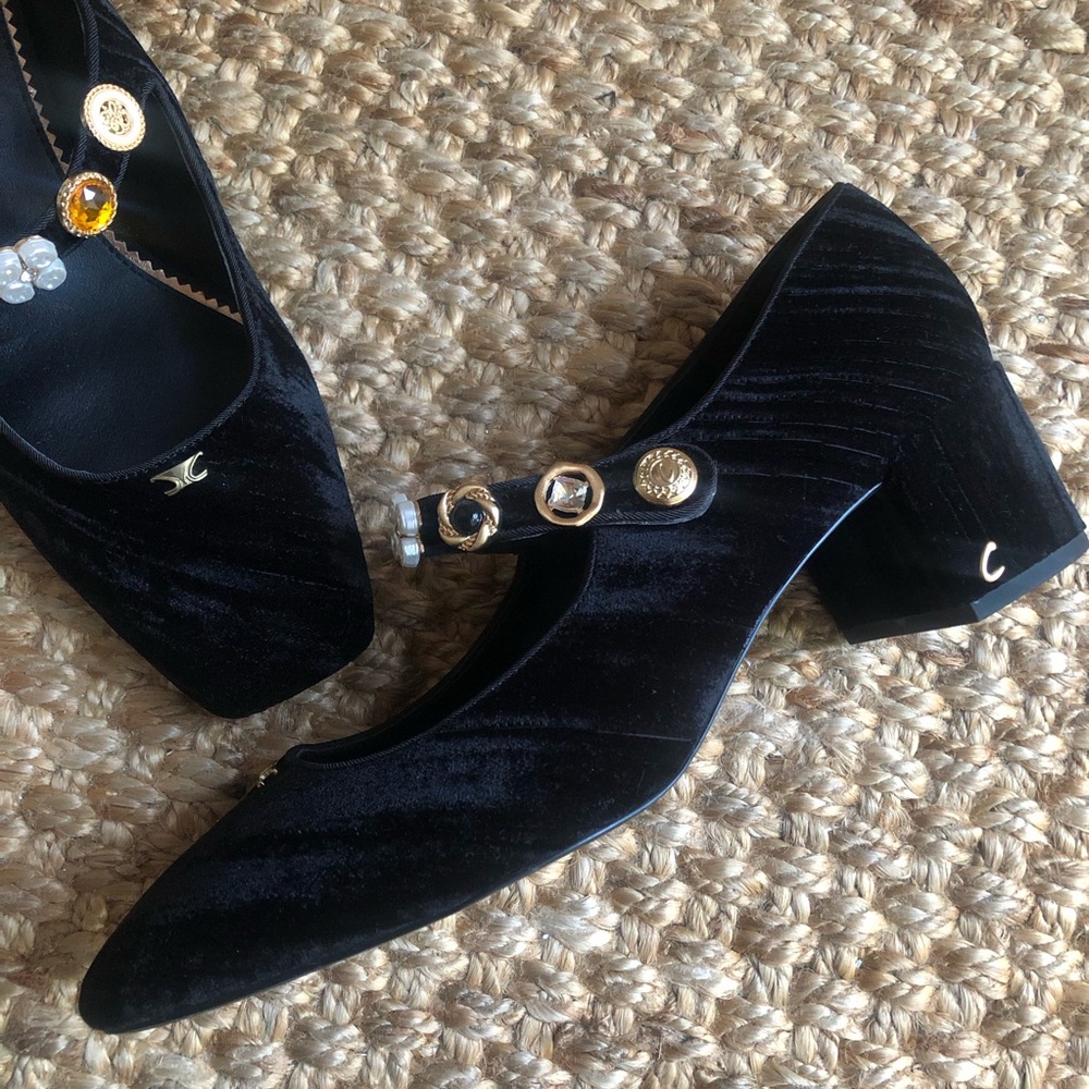 Circus Sam Edelman Elaine Velvet Low Heel. Black. Size 11